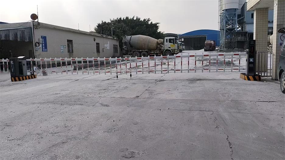 电动门厂家展示