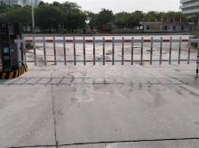 湛江伸缩门安装实例